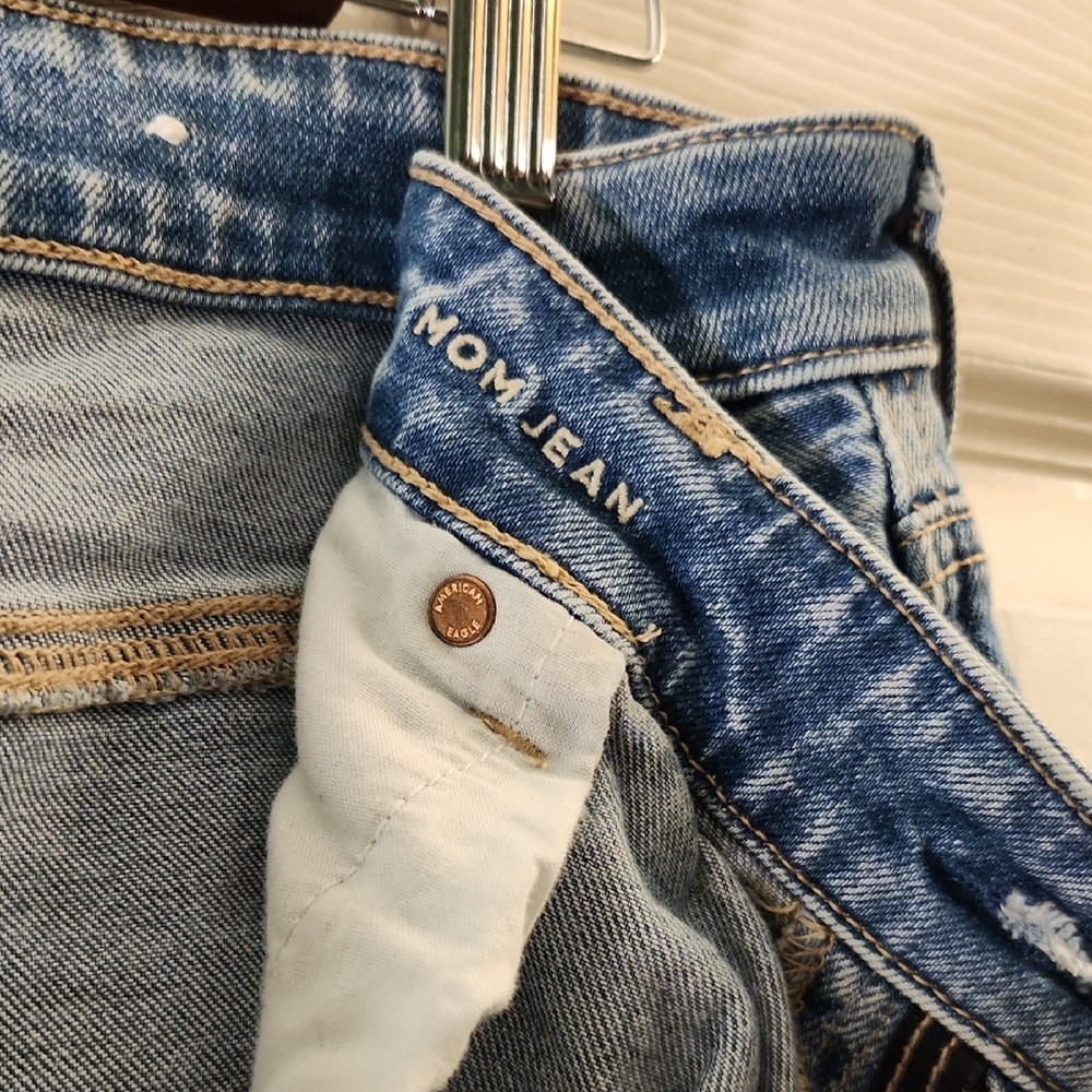 American Eagle Outfitters Distressed Blue Mom Jeans - Picture 4 of 5